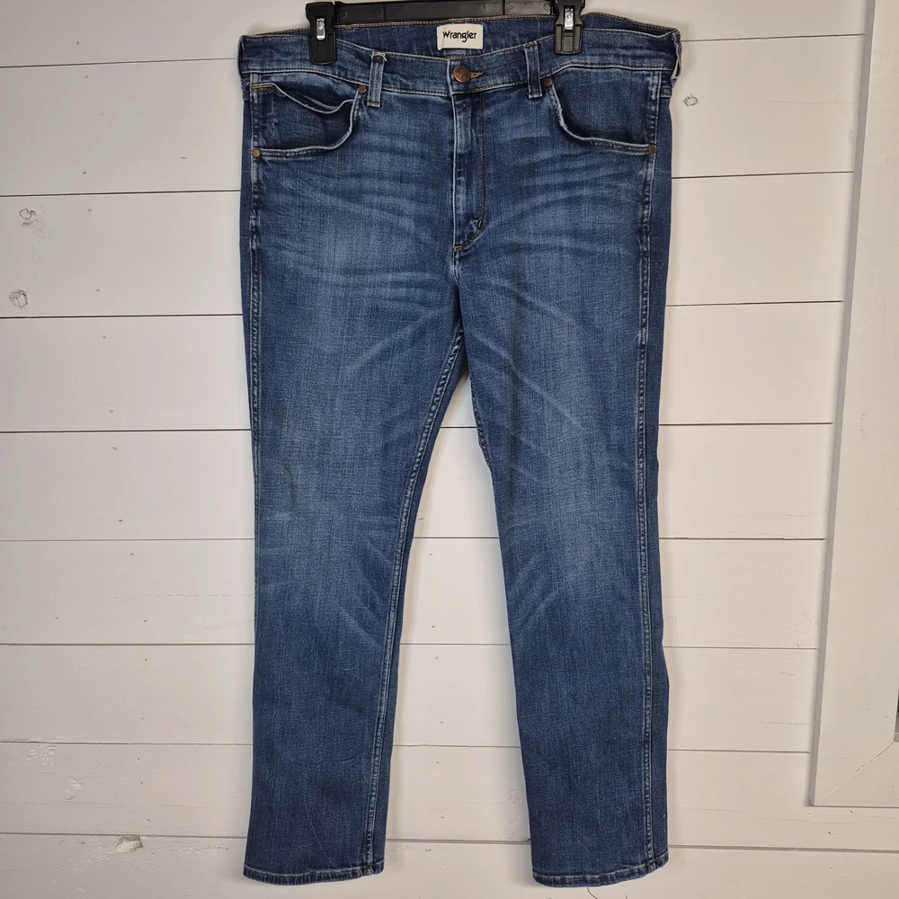 WRANGLER mens GREENSBORO vented stretch jeans blue size 36x32 - Picture 1 of 8